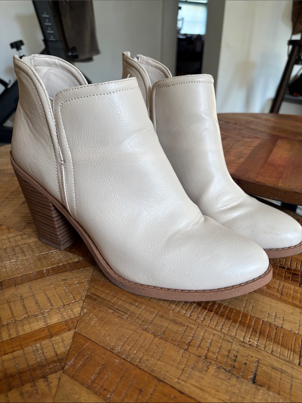 Esprit Cream Leather Ankle Booties with Stacked Heel